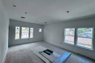 232 E 38th St, Houston, TX 77018 - Photo 3