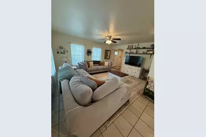 1011 10th Street, Huntsville, TX 77320 - Photo 3
