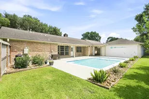 1135 Trowbridge Dr, Houston, TX 77062 - Photo 1
