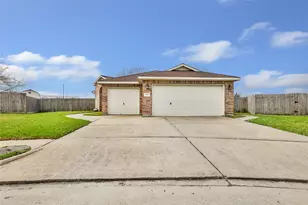 7507 Omaha Dr, Baytown, TX 77521 - Photo 1