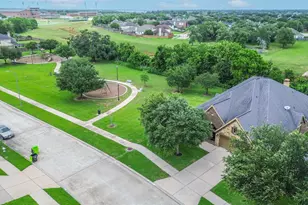 4039 N Creekmont Dr, Fresno, TX 77545 - Photo 5