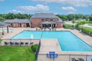 4039 N Creekmont Dr, Fresno, TX 77545 - Photo 9