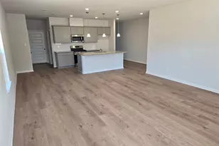 1920 N Riverside Cir, Dayton, TX 77535 - Photo 3