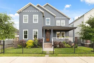 319 E 26th St, Houston, TX 77008 - Photo 1