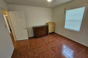 1013 W Snyder St, Alvin, TX 77511 - Photo 15
