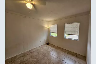 1013 W Snyder Street, Alvin, TX 77511 - Photo 17