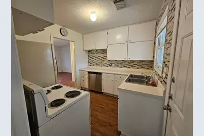 1013 W Snyder Street, Alvin, TX 77511 - Photo 9