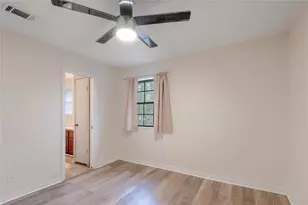 2402 Sycamore Ave, Huntsville, TX 77340 - Photo 21