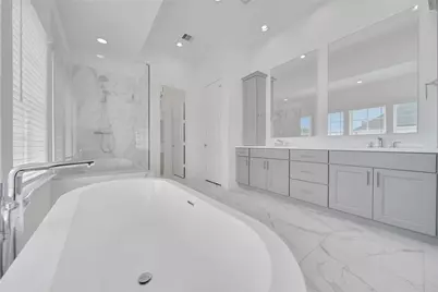 2705 Maxroy Street, Houston, TX 77007 - Photo 35