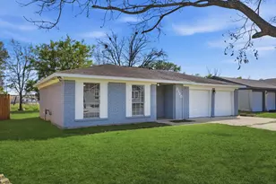 3120 Royal St, Baytown, TX 77521 - Photo 3