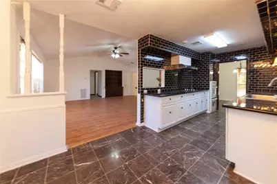 8826 Roos Road, Houston, TX 77036 - Photo 9