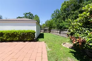 8826 Roos Rd, Houston, TX 77036 - Photo 41