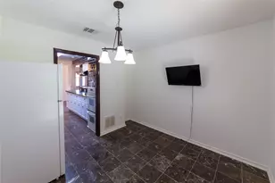 8826 Roos Rd, Houston, TX 77036 - Photo 11