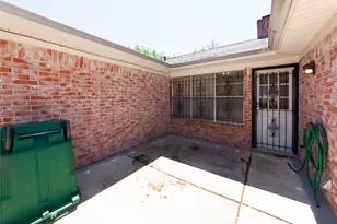 8826 Roos Rd, Houston, TX 77036 - Photo 35