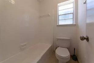8826 Roos Rd, Houston, TX 77036 - Photo 17