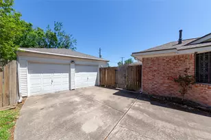 8826 Roos Rd, Houston, TX 77036 - Photo 37