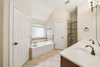 7019 Pleasure Lake Drive, Willis, TX 77318 - Photo 19