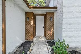 4001 Stoneybrook St, Baytown, TX 77521 - Photo 3