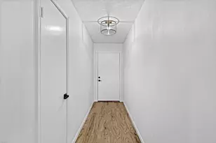 4001 Stoneybrook St, Baytown, TX 77521 - Photo 5