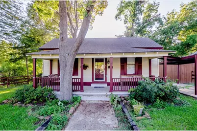 908 Sam Houston Avenue, Huntsville, TX 77320 - Photo 1