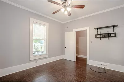 908 Sam Houston Avenue, Huntsville, TX 77320 - Photo 17