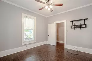 908 Sam Houston Ave, Huntsville, TX 77320 - Photo 17