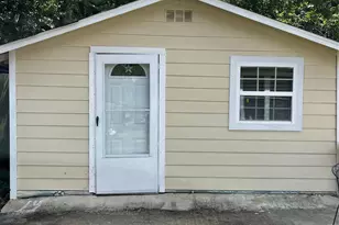 1472 1/2 Godwin St, Houston, TX 77023 - Photo 1