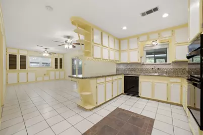 10402 Shadow Wood Drive, Houston, TX 77043 - Photo 11