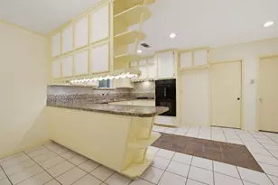 10402 Shadow Wood Dr, Houston, TX 77043 - Photo 13