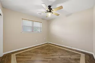 10402 Shadow Wood Dr, Houston, TX 77043 - Photo 21