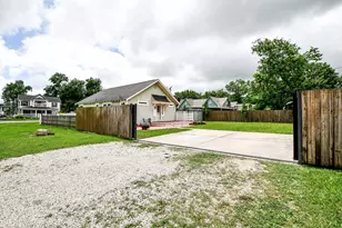 411 S Mechanic St, El Campo, TX 77437 - Photo 29