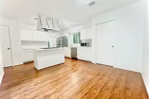 3126 Village Woods Dr, Houston, TX 77339 - Photo 5