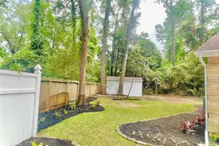 3126 Village Woods Dr, Houston, TX 77339 - Photo 23