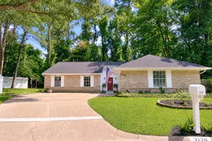 3126 Village Woods Dr, Houston, TX 77339 - Photo 1