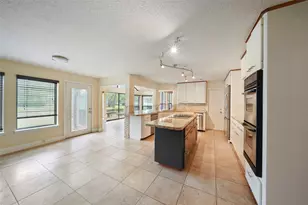 84 S April Wind Dr S, Conroe, TX 77356 - Photo 15