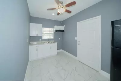 1426 Telephone Road #1BD, Houston, TX 77023 - Photo 7