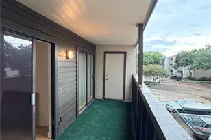 3075 Walnut Bend Ln, Houston, TX 77042 - Photo 27