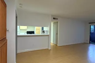 3075 Walnut Bend Ln, Houston, TX 77042 - Photo 11