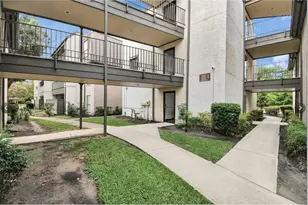 3075 Walnut Bend Ln, Houston, TX 77042 - Photo 3
