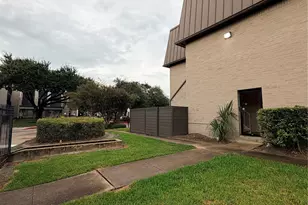 3075 Walnut Bend Ln, Houston, TX 77042 - Photo 29
