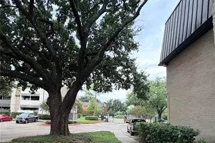 3075 Walnut Bend Ln, Houston, TX 77042 - Photo 31