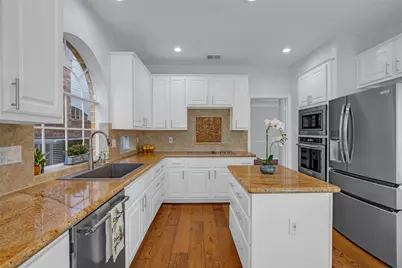 12852 Kingsbridge Lane, Houston, TX 77077 - Photo 23