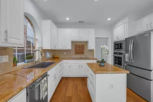 12852 Kingsbridge Ln, Houston, TX 77077 - Photo 23