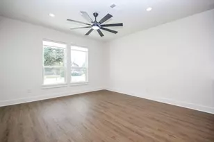 4101 Victoria, Dickinson, TX 77539 - Photo 5