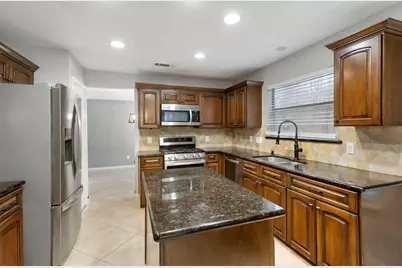 95 N Winterport Circle, The Woodlands, TX 77382 - Photo 9