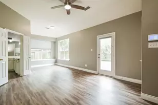 18 E Knightsbridge Dr, The Woodlands, TX 77385 - Photo 17