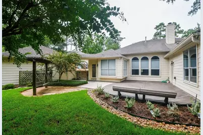 18 E Knightsbridge Drive, The Woodlands, TX 77385 - Photo 1