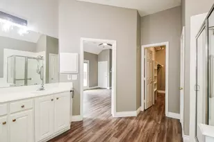 18 E Knightsbridge Dr, The Woodlands, TX 77385 - Photo 19