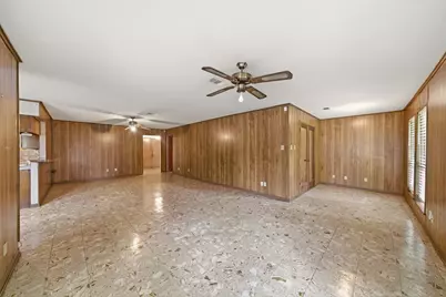 4929 Monarch Oak Lane, Texas City, TX 77591 - Photo 9