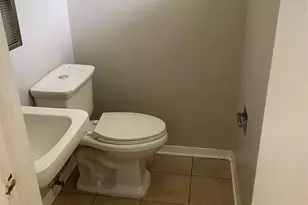 206 W Mitchell Rd, Houston, TX 77037 - Photo 5